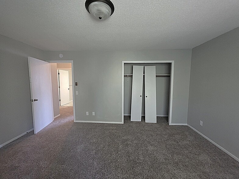 Building Photo - 333 Odanah Ave
