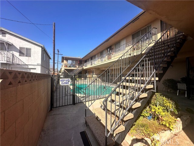Building Photo - 1413 S Almansor St