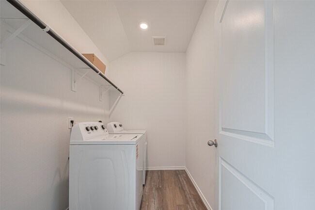 Building Photo - 27306 Sunterra Village Dr