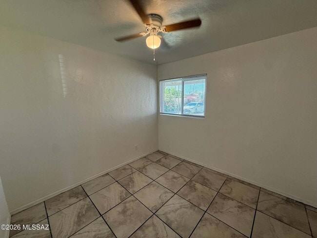 Building Photo - 4634 E Montecito St