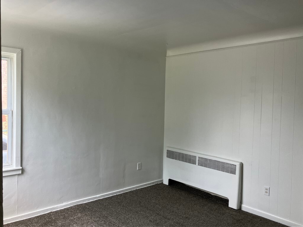 Building Photo - 23850 Dormont Ave