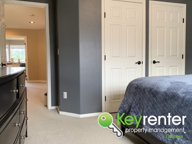 Building Photo - Luxurious House in North East Tacoma!!