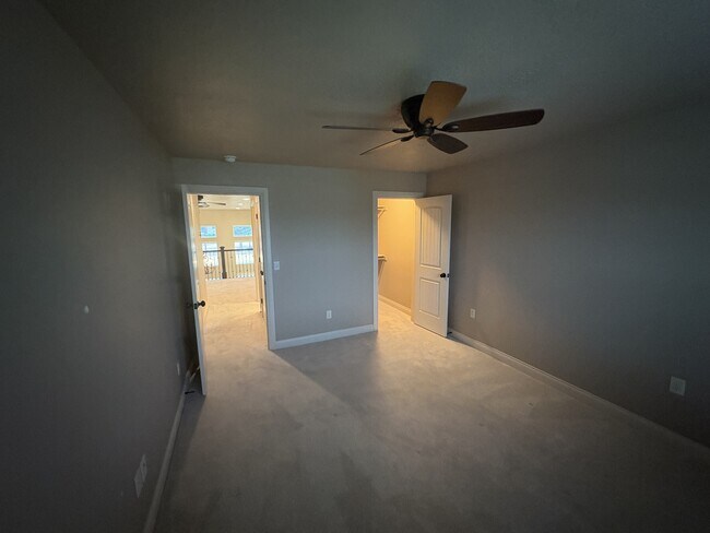 Building Photo - 431 N Fairway Dr