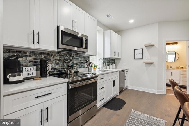 Building Photo - 1215 S 23rd St