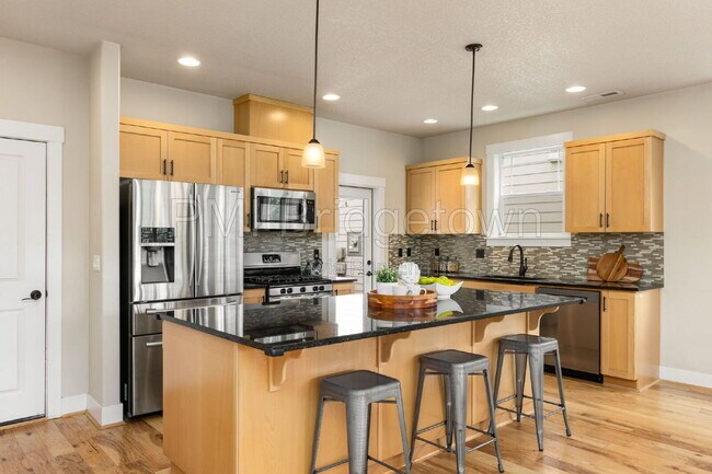 Building Photo - 14780 NW Hydrangea Ct