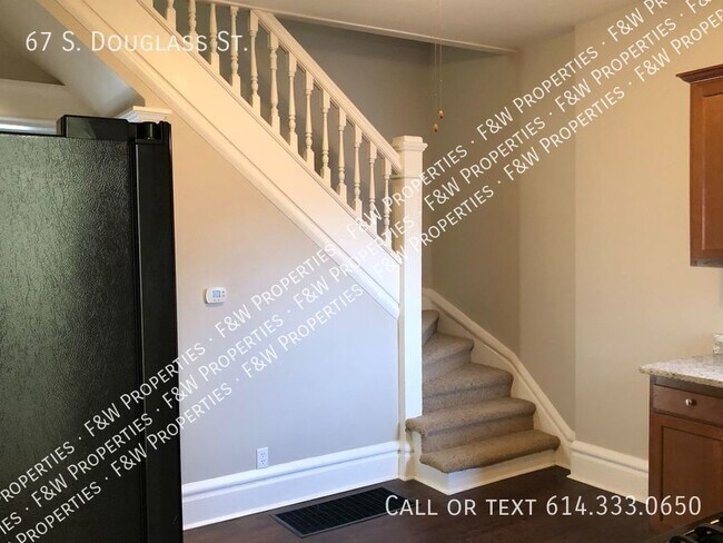 Building Photo - 67 S Douglass St