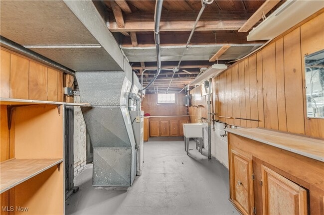 Building Photo - 17416 Throckley Ave