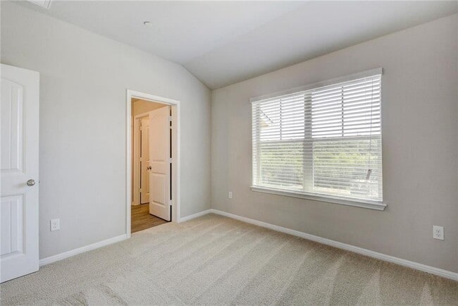 Building Photo - 516 E Slaughter Ln