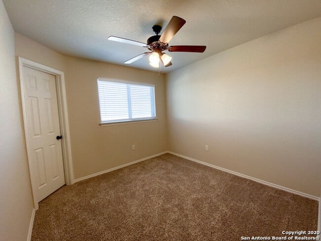 Building Photo - Beautiful Modern 3-Bed, 2-Bath Duplex with...