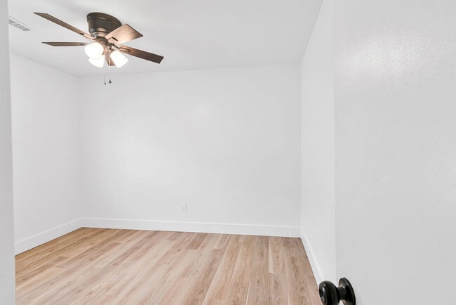 Building Photo - 374 Union Chapel Church Rd