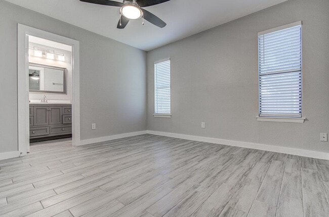 Building Photo - 1603 Dale Cove