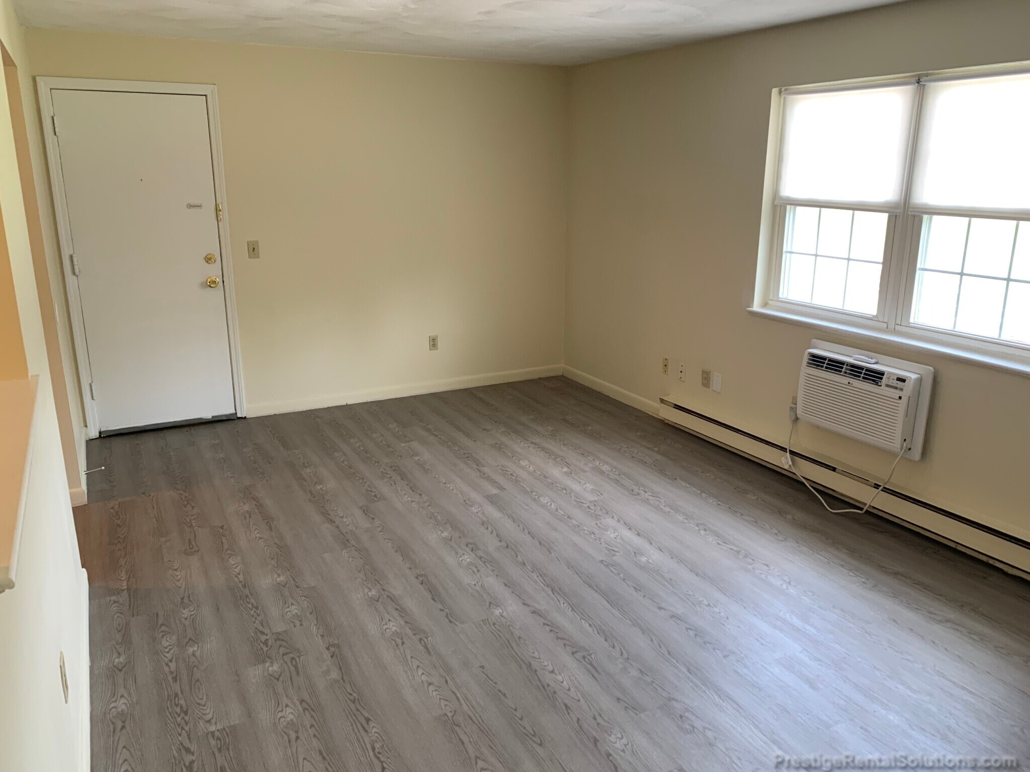 Building Photo - 740 Central St