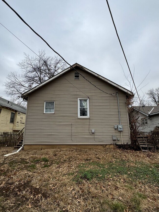 Building Photo - Coming Soon: 3 Bedroom Home Near Zoo & Parks!