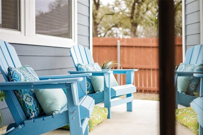 Building Photo - 18529 Staghorn Dr