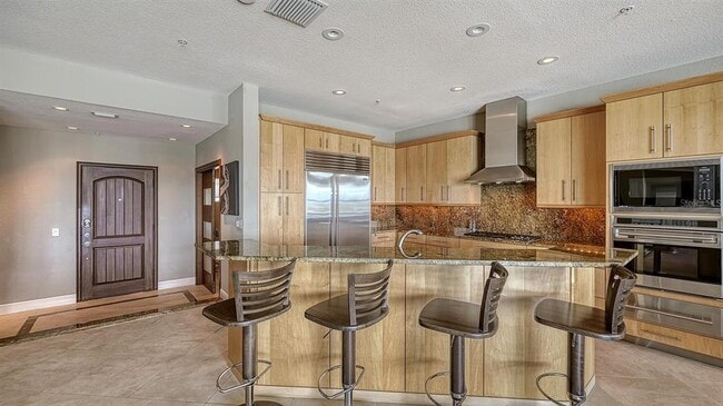 Building Photo - 650 Golden Gate Point