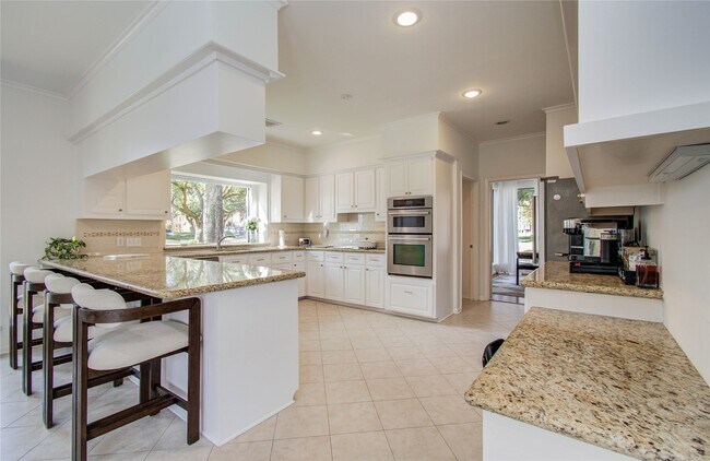 Building Photo - 15835 N Barkers Landing Rd