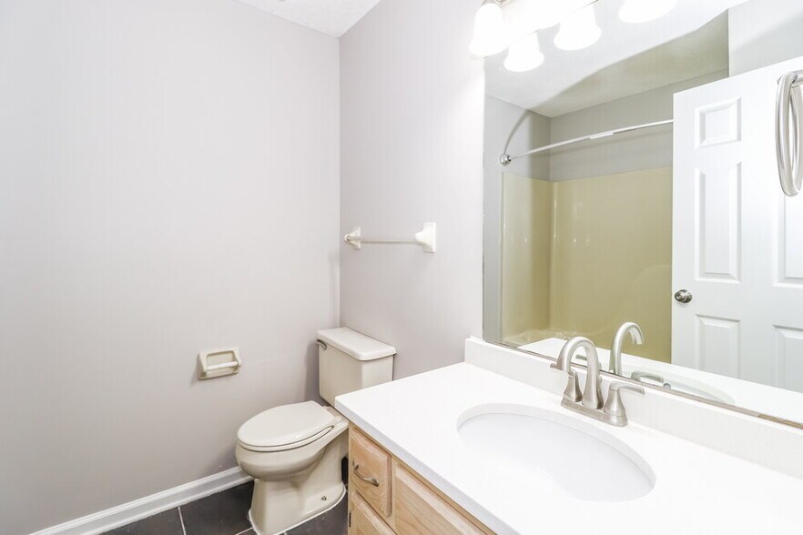 Building Photo - 9598 Daly Dr
