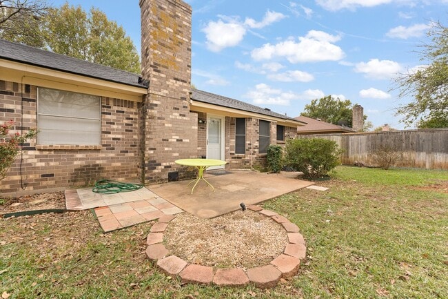 Building Photo - 608 Pleasant Manor Ave