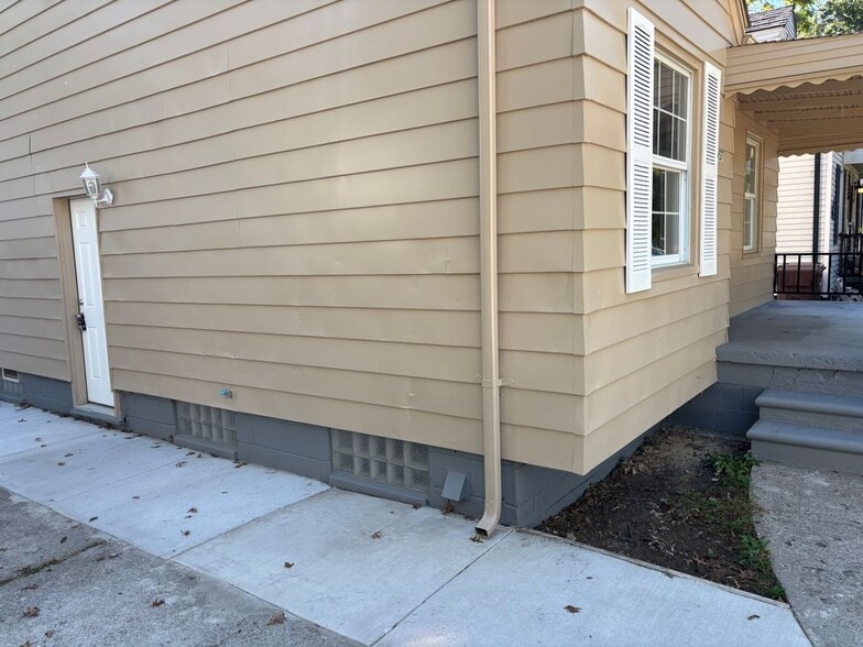 Building Photo - 4457 1st St