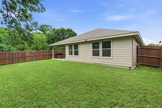 Building Photo - 16308 Caledonia Ct