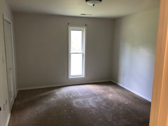 Building Photo - Country living close to town -814 CR 450