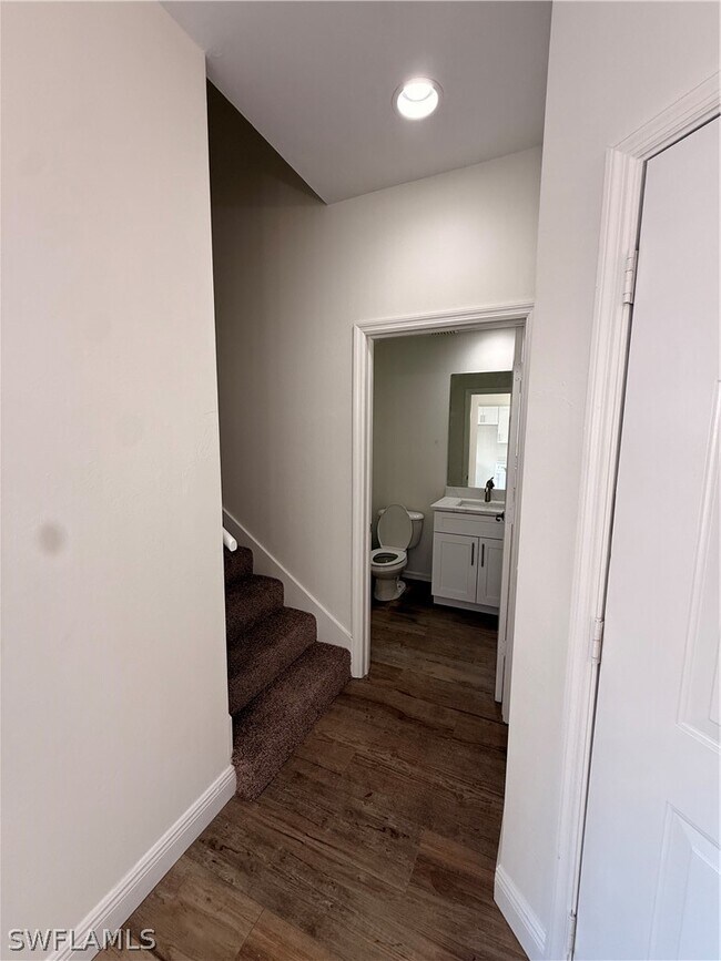 Building Photo - 3255 Tamara Dr