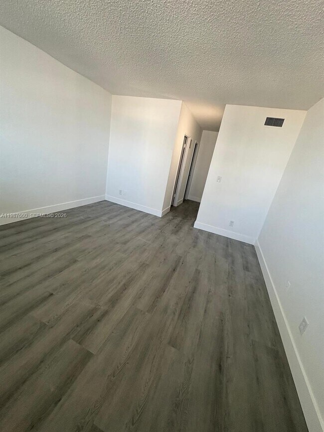 Building Photo - 19390 Collins Ave