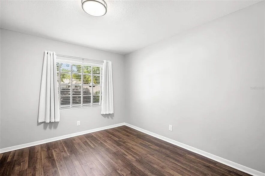 Building Photo - 304 S Habana Ave