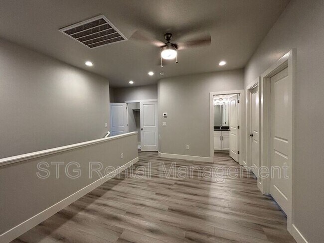 Building Photo - 983 S 4380 W