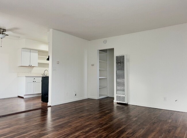 Building Photo - Bright 2 bed 1 bath in Pacific Beach