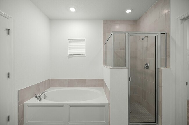 Building Photo - 4610 SW 89th Loop