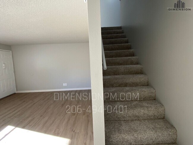 Interior Photo - Olympia Townhouses 325 Pattison