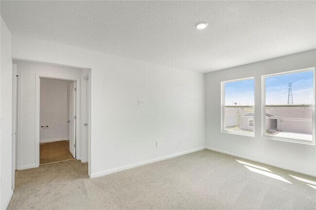 Building Photo - 2221 Rock Dr