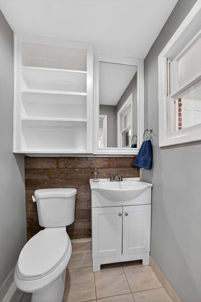 Building Photo - Stunning 4 bed + office, 4 bath rental home in Damascus!