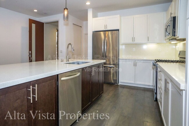 Building Photo - 2549 Aperture Cir