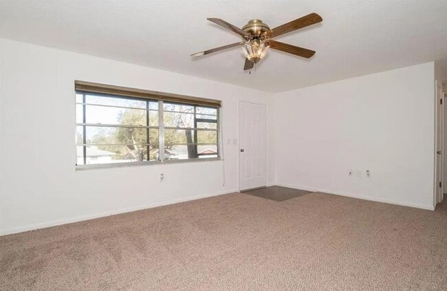 Building Photo - 209 S Lee St