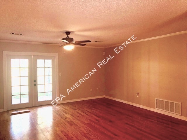 Building Photo - 150 Nicole Ln