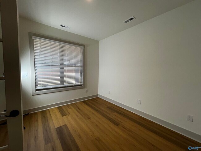 Building Photo - 209 Emma Harris Cir