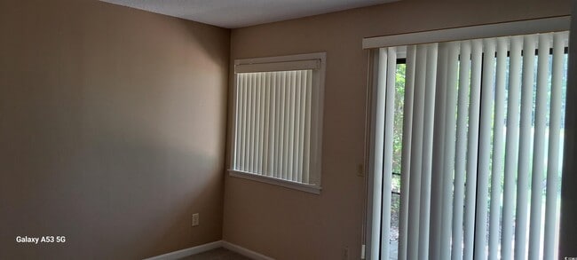 Building Photo - 1025 Plantation Dr W
