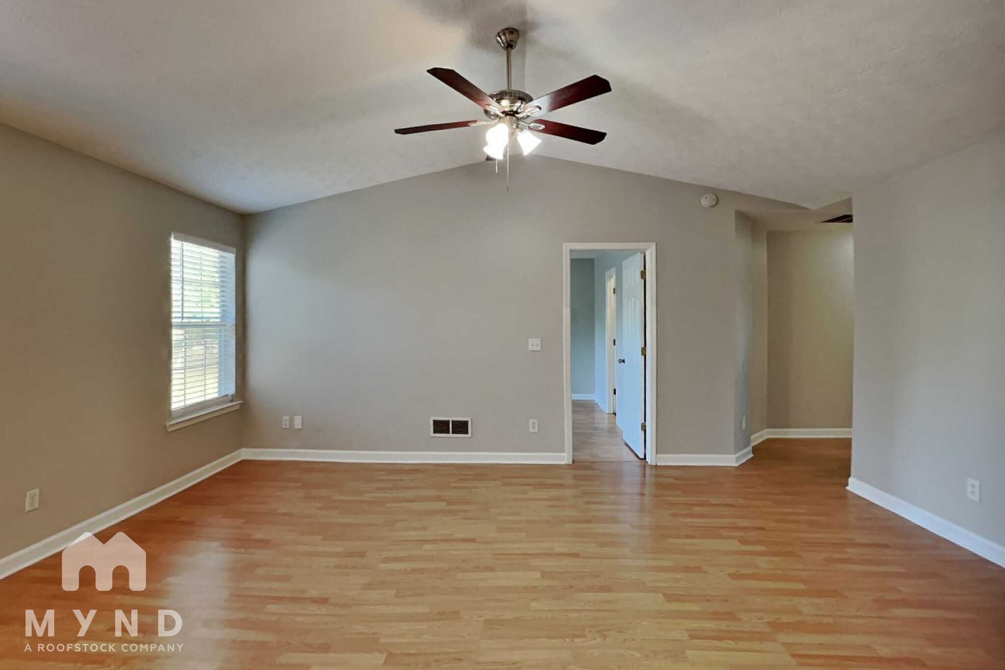 Building Photo - 534 Lakecourt Dr