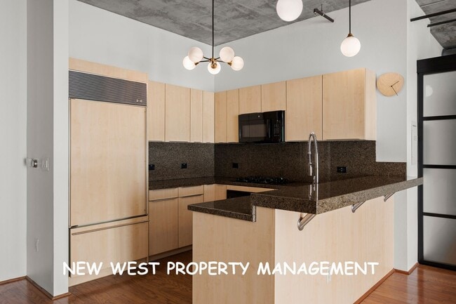 Building Photo - Expansive East Village 2-Bedroom at Parklo...