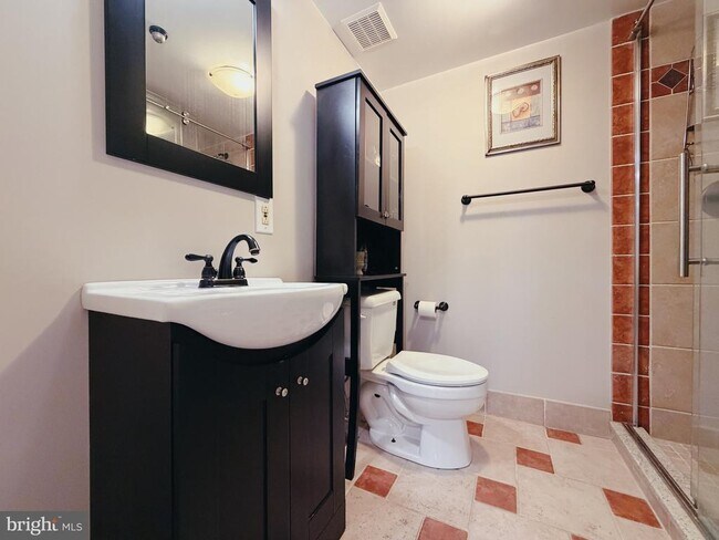 Building Photo - 1317 Mettler Rd