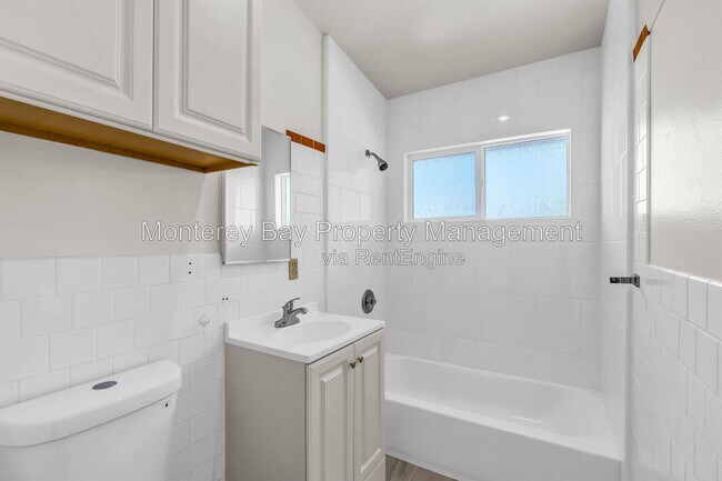 Building Photo - 420 Lighthouse Ave