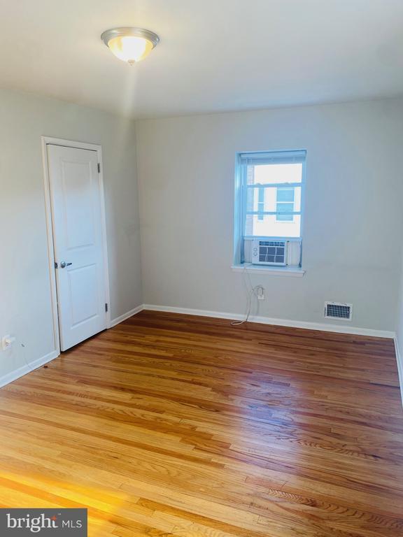 Building Photo - 520 N 33rd St