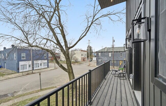 Building Photo - 92 E Innis Ave