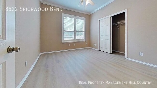 Building Photo - 8522 Spicewood Bend