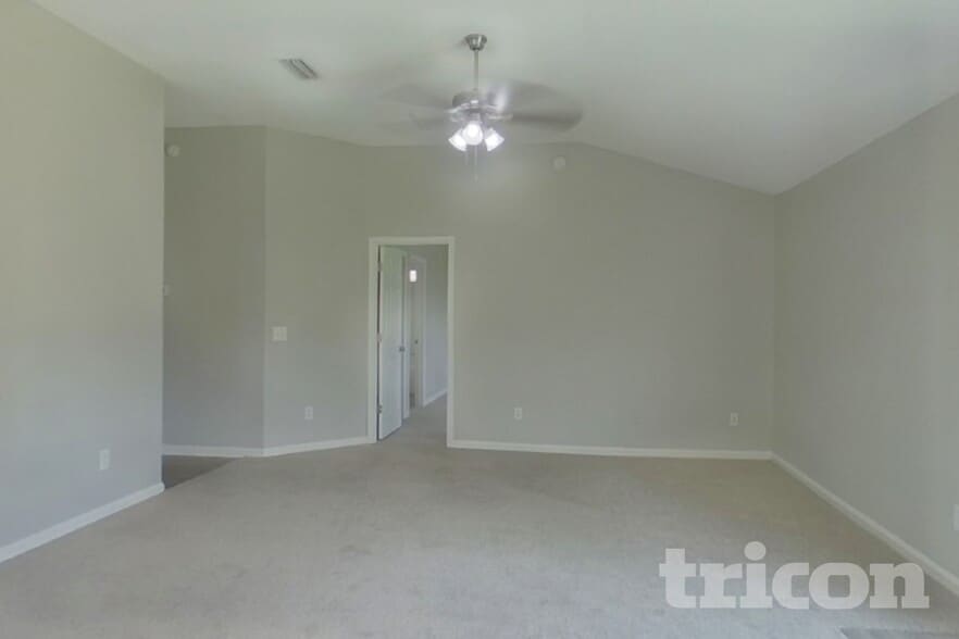 Building Photo - 6830 Shoreline Ln