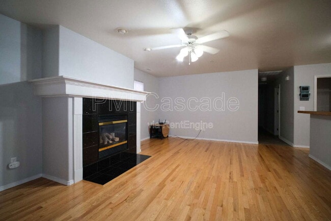 Building Photo - 2510 Mitchell Ave