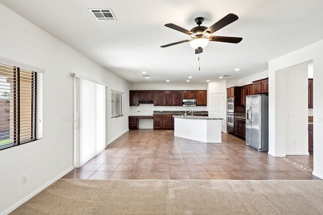 Building Photo - Lovely Northwest Gated Community Home