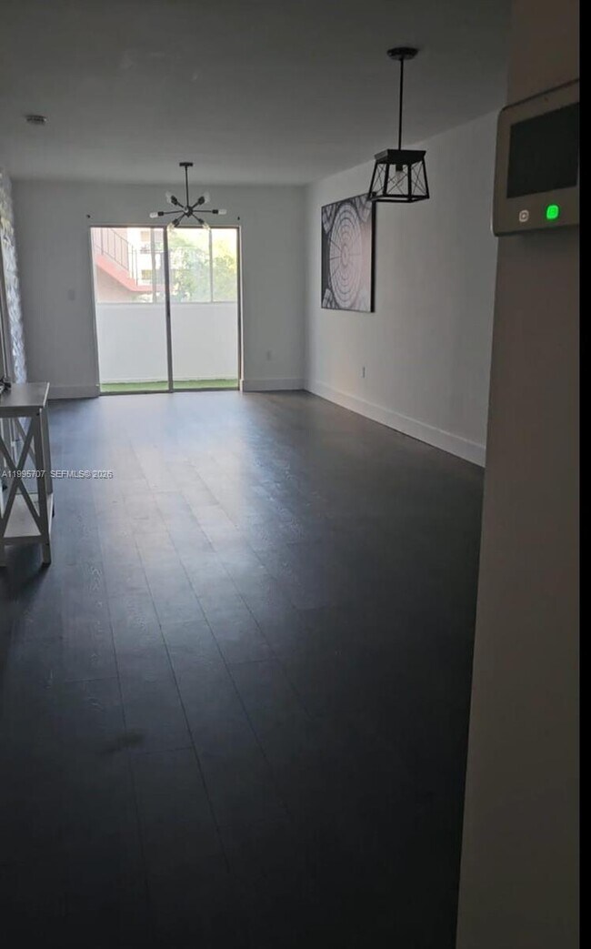 Building Photo - 6055 W 19th Ave